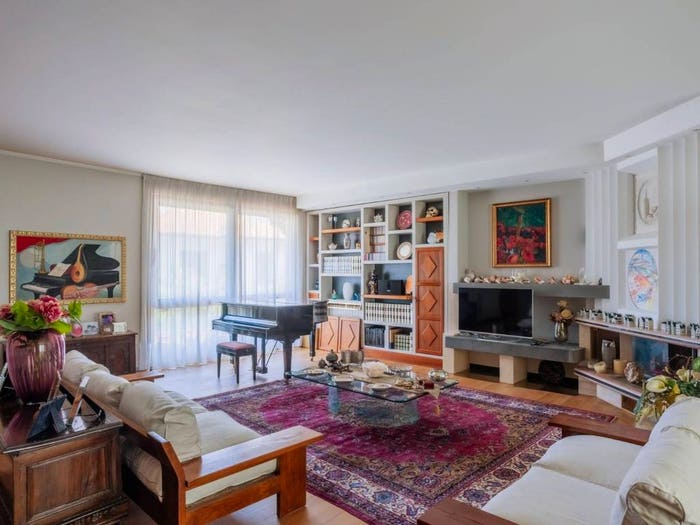 Casa con 6 locali in vendita in Via Luciano Manara, Lesmo