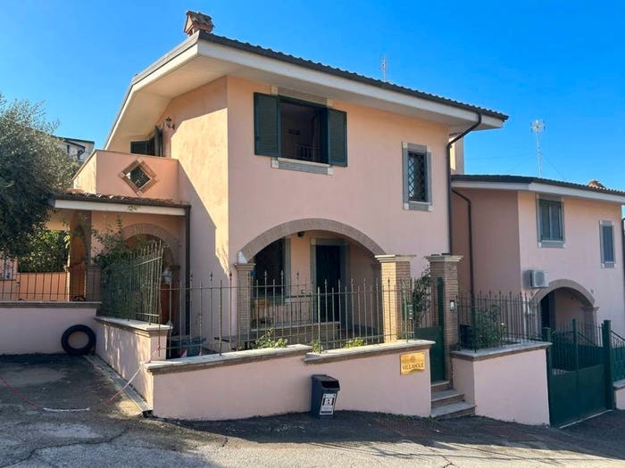 Casa quadrilocale in vendita in Via della Torre, Tor Lupara, Fonte Nuova
