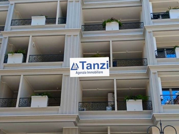 Appartamento trilocale in vendita in Via Pier delle Vigne, Centro, Barletta