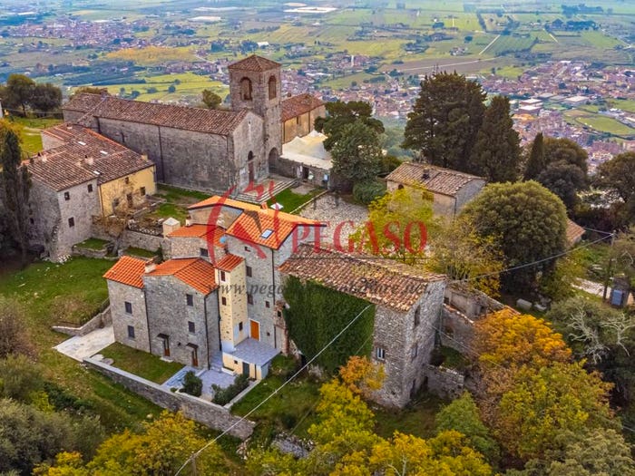 Casa trilocale in vendita in Via Castello di Monsummano Alto, Monsummano Terme