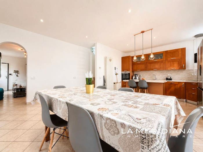 Casa con 6 locali in vendita in Padernello, Paese