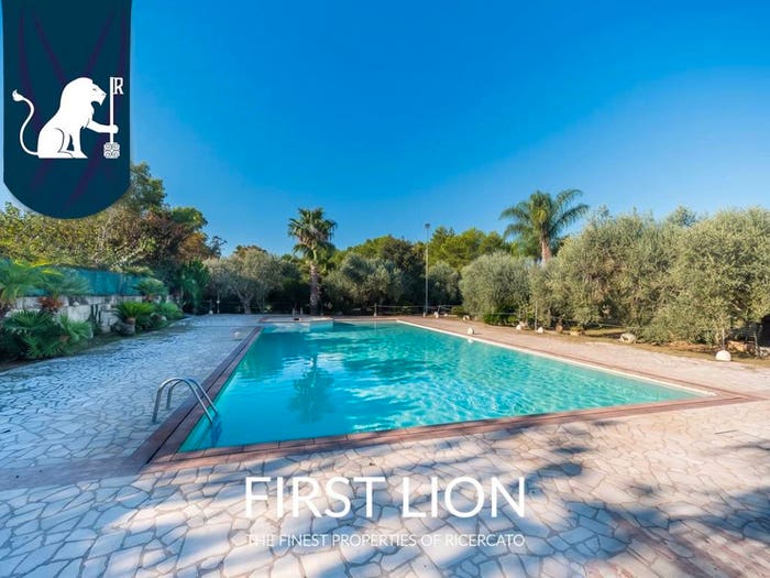 Casa con 6 locali in vendita in Via Vecchia San Donato, Cavallino