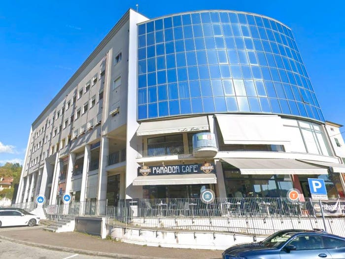 Appartamento con 6 locali in vendita in Piazza Novembre, Ceparana Carpena, Bolano