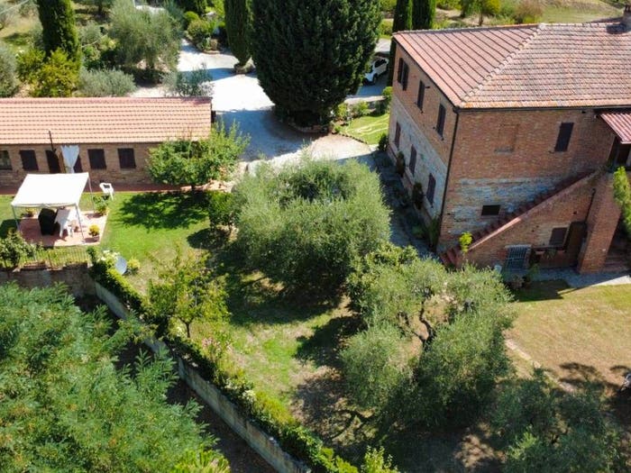 Casa con 6 locali in vendita in Acquaviva, Montepulciano