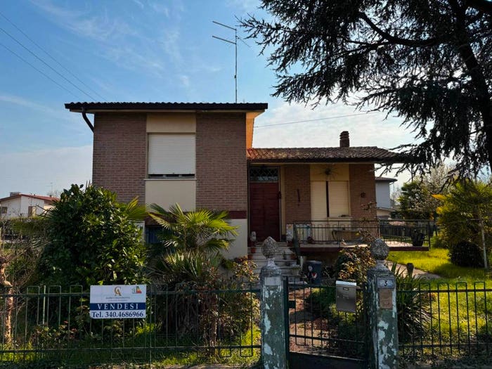 Casa con 6 locali in vendita in Via Pietro Nenni, Centro, Latisana