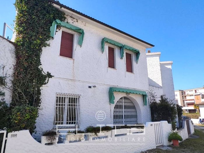 Casa quadrilocale in vendita in Via Ancona, Marcelli, Numana