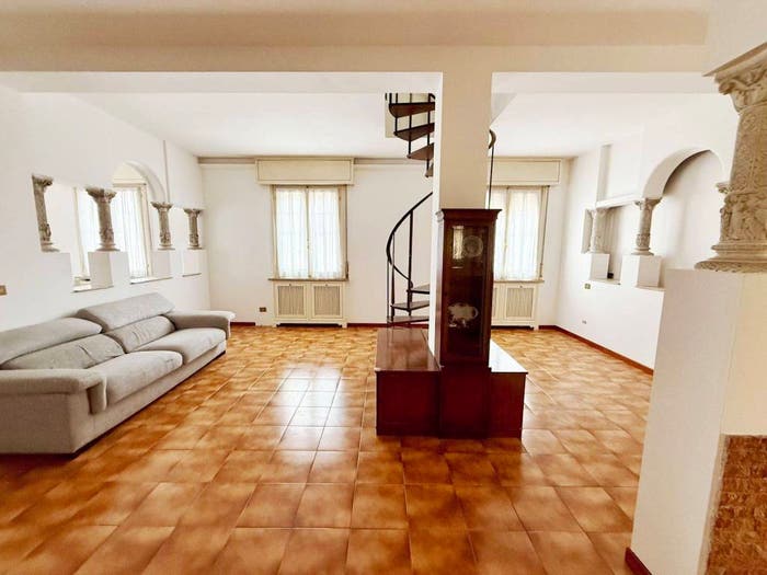 Appartamento con 6 locali in vendita in Via Aprile, Centro, Nogara