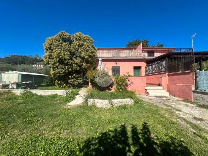 Casa con 6 locali in vendita in Via Giovanni Giudice, Campo Maggiore, Fara in Sabina