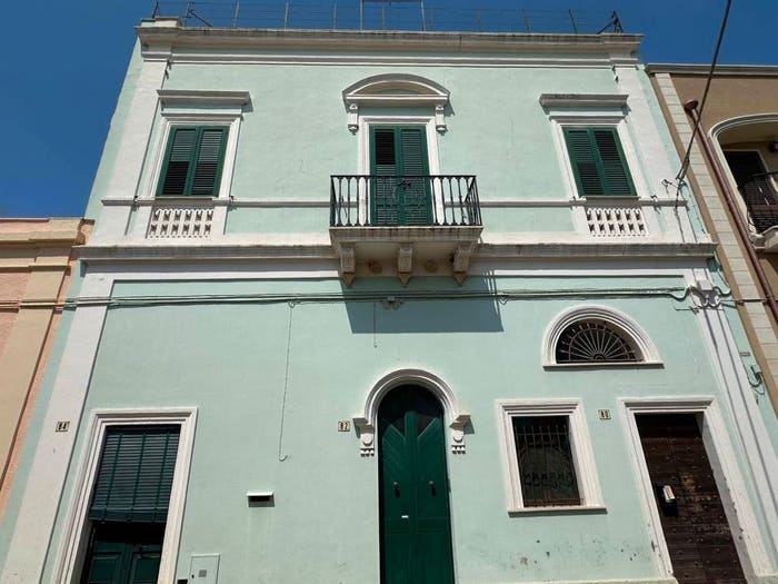 Casa con 6 locali in vendita in Via Cesare Battisti, PresicceAcquarica