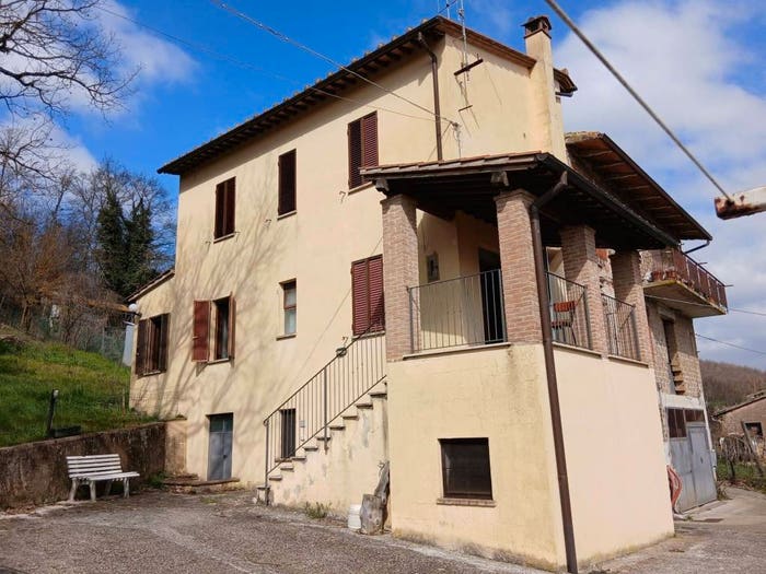 Casa con 6 locali in vendita in Vocabolo molino, Montecastrilli