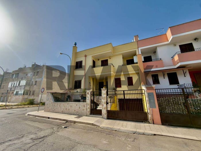 Casa con 6 locali in vendita in Torre Santa Susanna