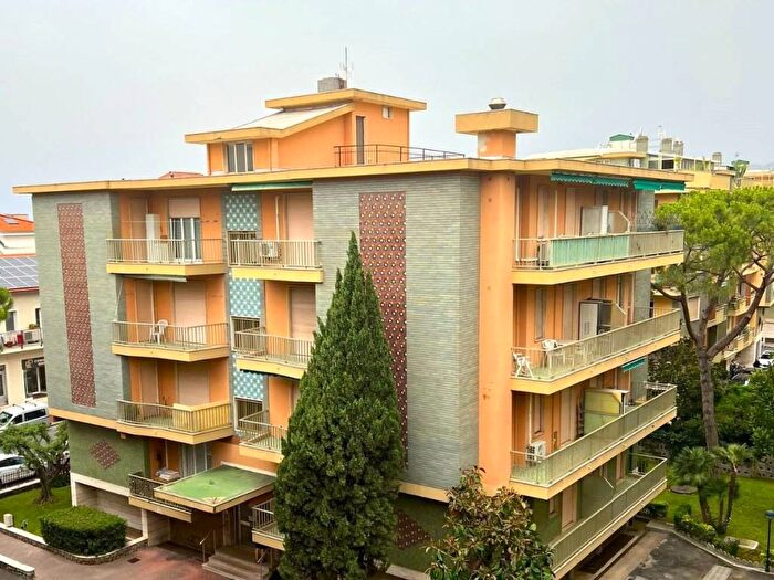Appartamento trilocale in vendita in Via Aurelia, Piani di Borghetto Ospedale, Bordighera