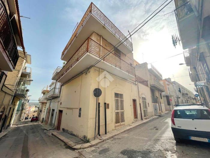Casa quadrilocale in vendita in Via Roma, Centro, Canosa di Puglia