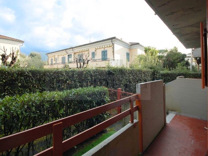 Casa con 5 locali in vendita in Via Magliano, Marina di Massa Centro, Massa