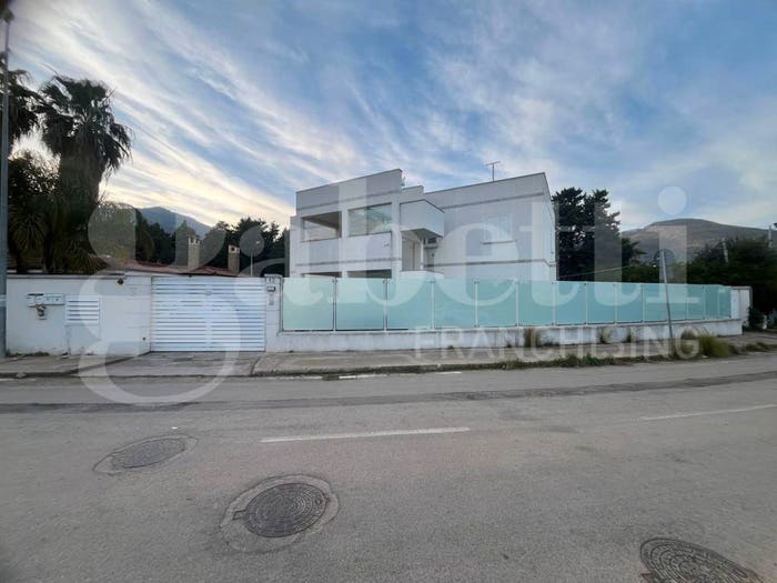 Appartamento trilocale in vendita in Via Scordia, Lanza di Scalea Olimpo, Palermo