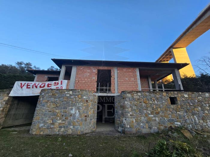 Casa trilocale in vendita in Via Sapergo, Due Strade, Bordighera