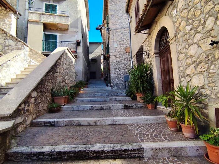 Appartamento bilocale in vendita in via vittorio emanuele, Centro, Vico nel Lazio