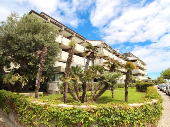 Appartamento quadrilocale in vendita in Lungomare Trieste, Centro, Lignano Sabbiadoro