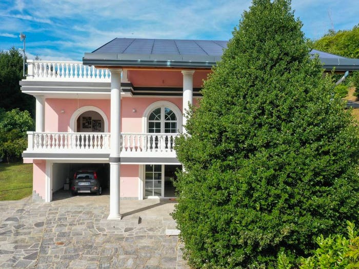 Casa con 6 locali in vendita in Via Cuneo, Dagnente, Arona