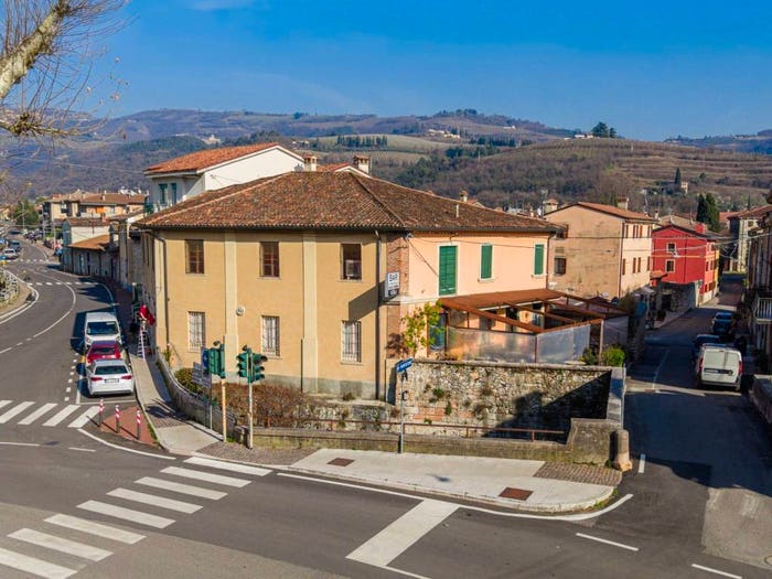 Casa con 6 locali in vendita in Via Ponte Vecchio, Centro, Grezzana