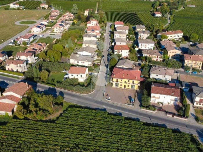 Casa con 6 locali in vendita in Via Del Lavoro, Centro, Illasi