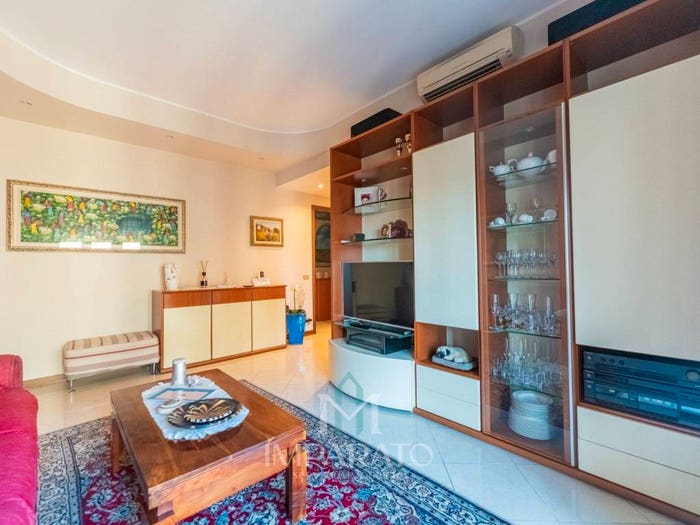 Appartamento trilocale in vendita in Via Eugenio Villoresi, Bresso