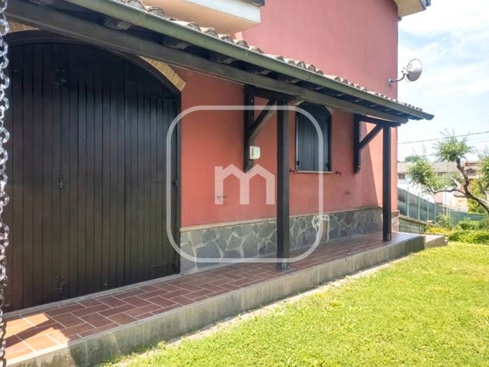 Casa con 6 locali in vendita in Via Giulianello, Artena