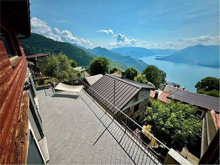 Casa con 6 locali in vendita in ca maggiore, Bellano