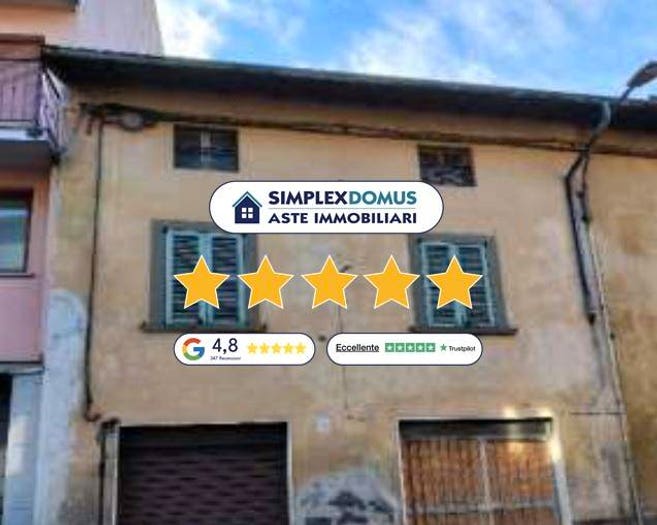 Appartamento con 6 locali in vendita in Via Viani, Leffe