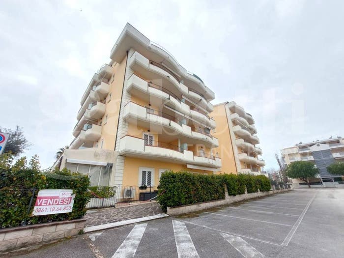 Appartamento trilocale in vendita in Via Legnano, Centro, Alba Adriatica