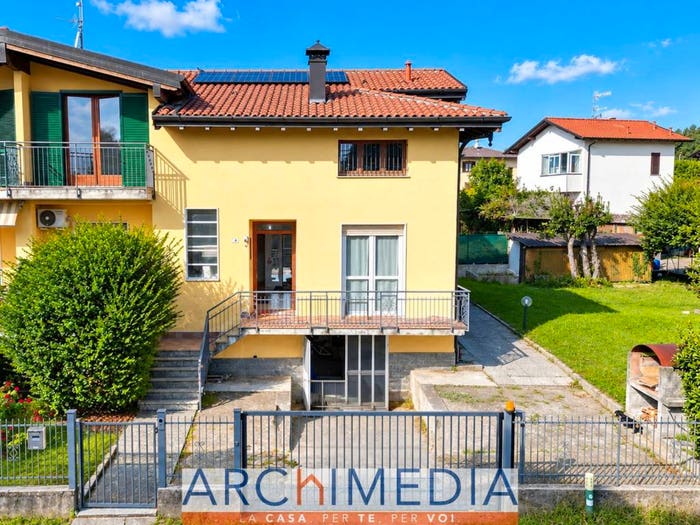 Casa quadrilocale in vendita in Via Caronaccio, Morazzone