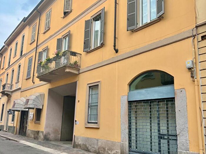 Appartamento quadrilocale in vendita in Via Marsala, Centro Storico, Lodi