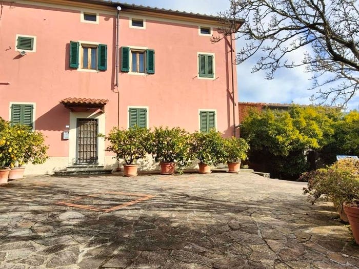 Casa con 6 locali in vendita in Via Sambarontana, Lamporecchio
