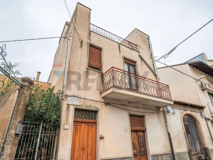 Casa quadrilocale in vendita in via Vittorio Veneto, Grammichele