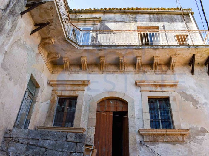 Appartamento con 5 locali in vendita in Via Alessandro Italia, Centro, Palazzolo Acreide