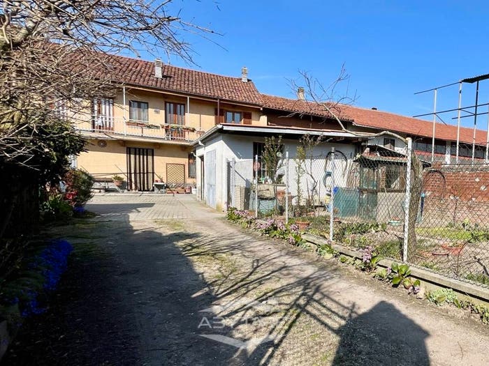 Casa con 6 locali in vendita in Strada Pecenasco, Palera, Moncalieri