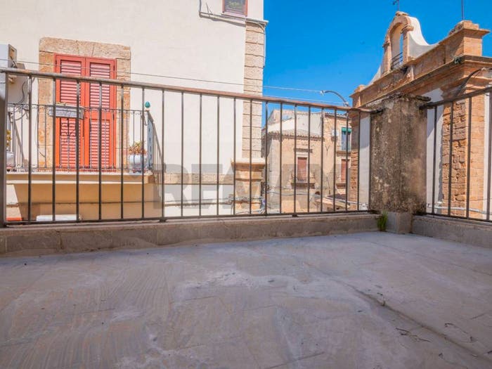 Casa con 6 locali in vendita in Centro, Caltagirone