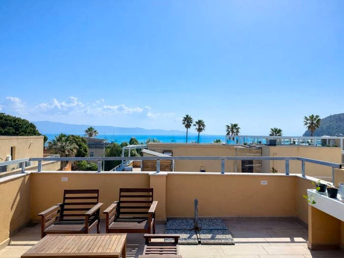 Appartamento con 6 locali in vendita in Via Lungo Saline, Poetto Saline, Cagliari