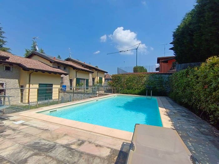 Casa con 6 locali in vendita in Viale Pietro Mascagni, Salice Terme, Godiasco Salice Terme