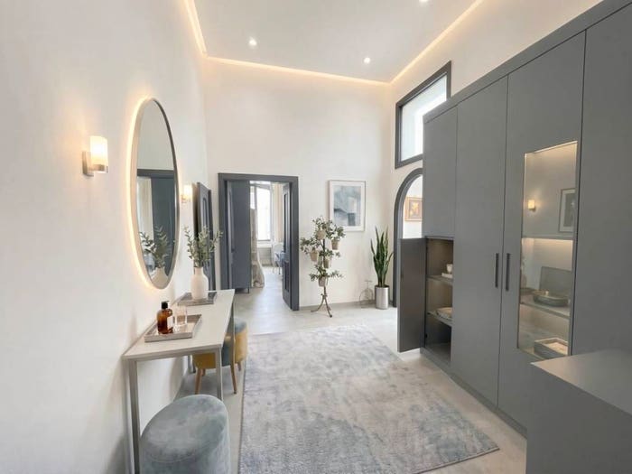 Appartamento quadrilocale in vendita in Piazzetta Marinari, Santa Lucia, Napoli
