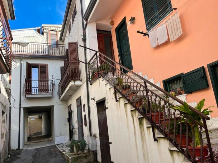 Casa trilocale in vendita in VICO MIGLIO, San Potito Ultra
