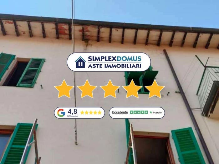 Appartamento con 6 locali in vendita in Viale Armando Diaz, Città, Montevarchi