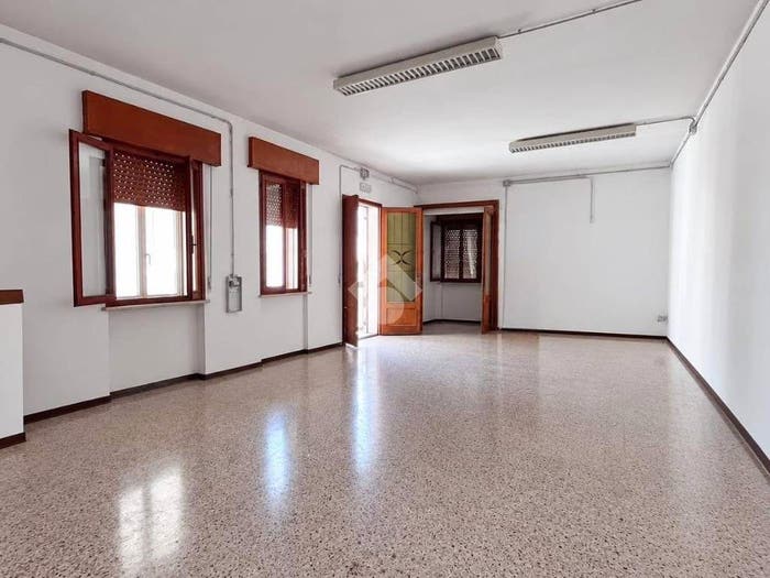Appartamento trilocale in vendita in Via Aglaia Anassillide, Centro, Montebelluna