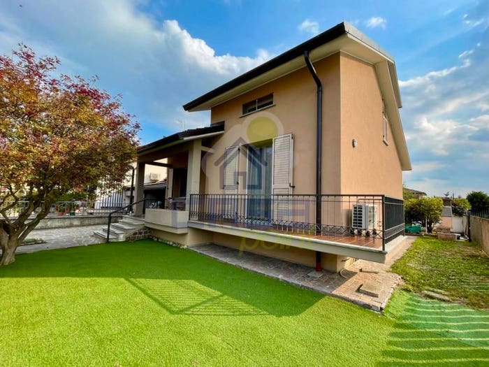 Casa quadrilocale in vendita in san biagio, Centro, Pieve Porto Morone