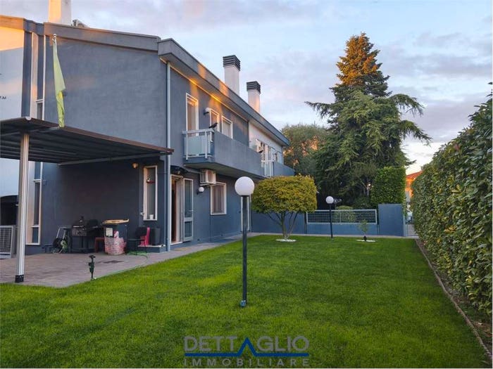 Casa con 6 locali in vendita in Via Flli Bandiera, Mira Taglio, Mira