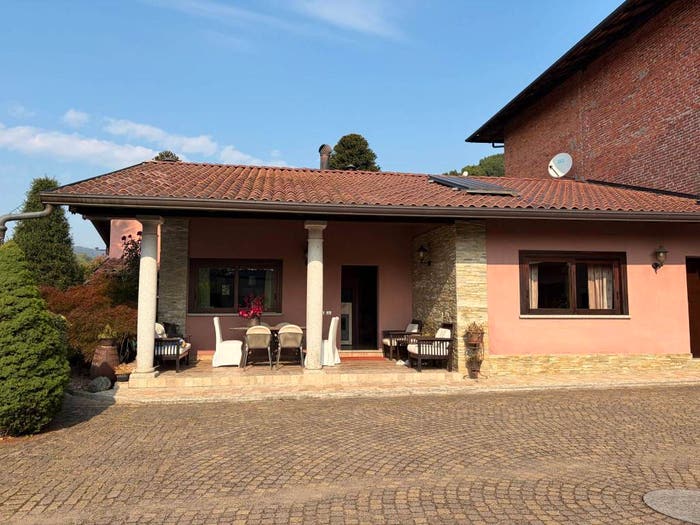 Casa quadrilocale in vendita in Via per Borgomanero, Maggiora