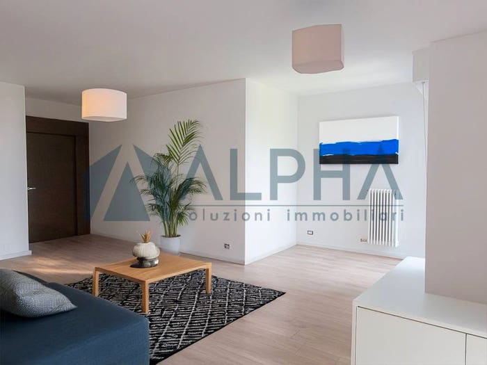 Appartamento trilocale in vendita in Viale del Sagittario, Villaggio Zeta, Modena