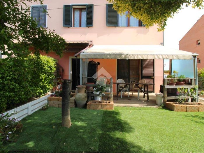 Casa con 6 locali in vendita in Via Tolentino, Ponte Pietra Case Frini, Cesena