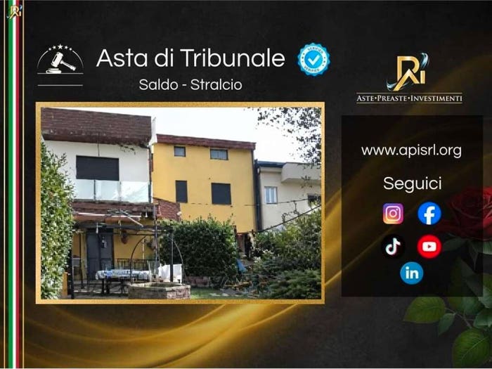 Casa con 6 locali in vendita in Via Delle Querce, Centro, Atella