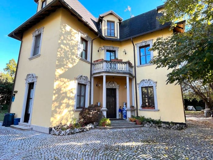 Casa con 6 locali in vendita in Sartirana Cassina Cicognola Sabbioncello, Merate